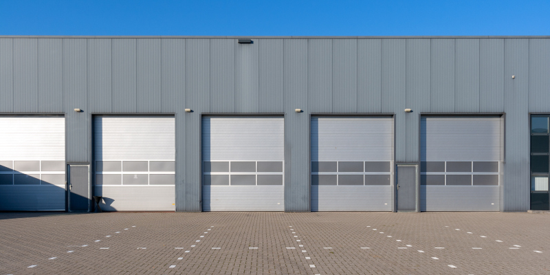 Common Dock Equipment Maintenance Mistakes and How to Avoid Them 1 Common Dock Equipment Maintenance Mistakes and How to Avoid Them