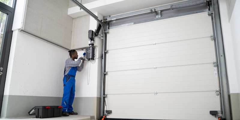 How Long Do Commercial Roll Up Doors Usually Last? 1 Commercial Roll-up Doors in Jacksonville, Florida